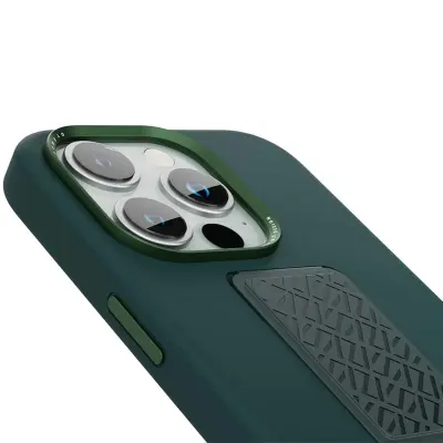 Levelo iPhone 15 Pro Morphix Silicone Case with Leather Grip Levelo - Black iPhone 15 Pro Morphix Silicone Case with Leather Grip Levelo - Green